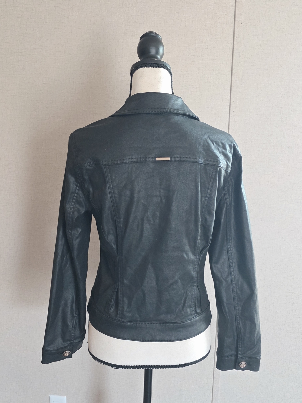 White House Black Market WHBM Black Jacket with Gold Buttons. LP PETIT - Picture 9 of 12